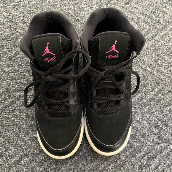 Junior Girls Jordan’s - Picture 4 of 5